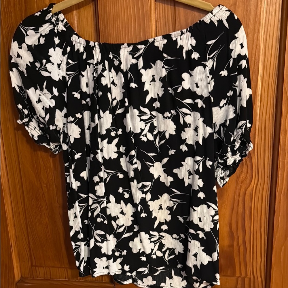 GAP Black & White Floral Off-Shoulder Top XS